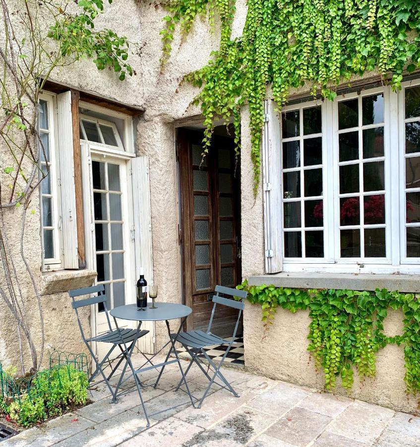 Stylish One Bedroom Apartment In A Lovely Village Saint-Vincent-Rive-dʼOlt Kültér fotó