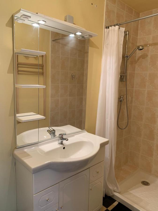 Stylish One Bedroom Apartment In A Lovely Village Saint-Vincent-Rive-dʼOlt Kültér fotó